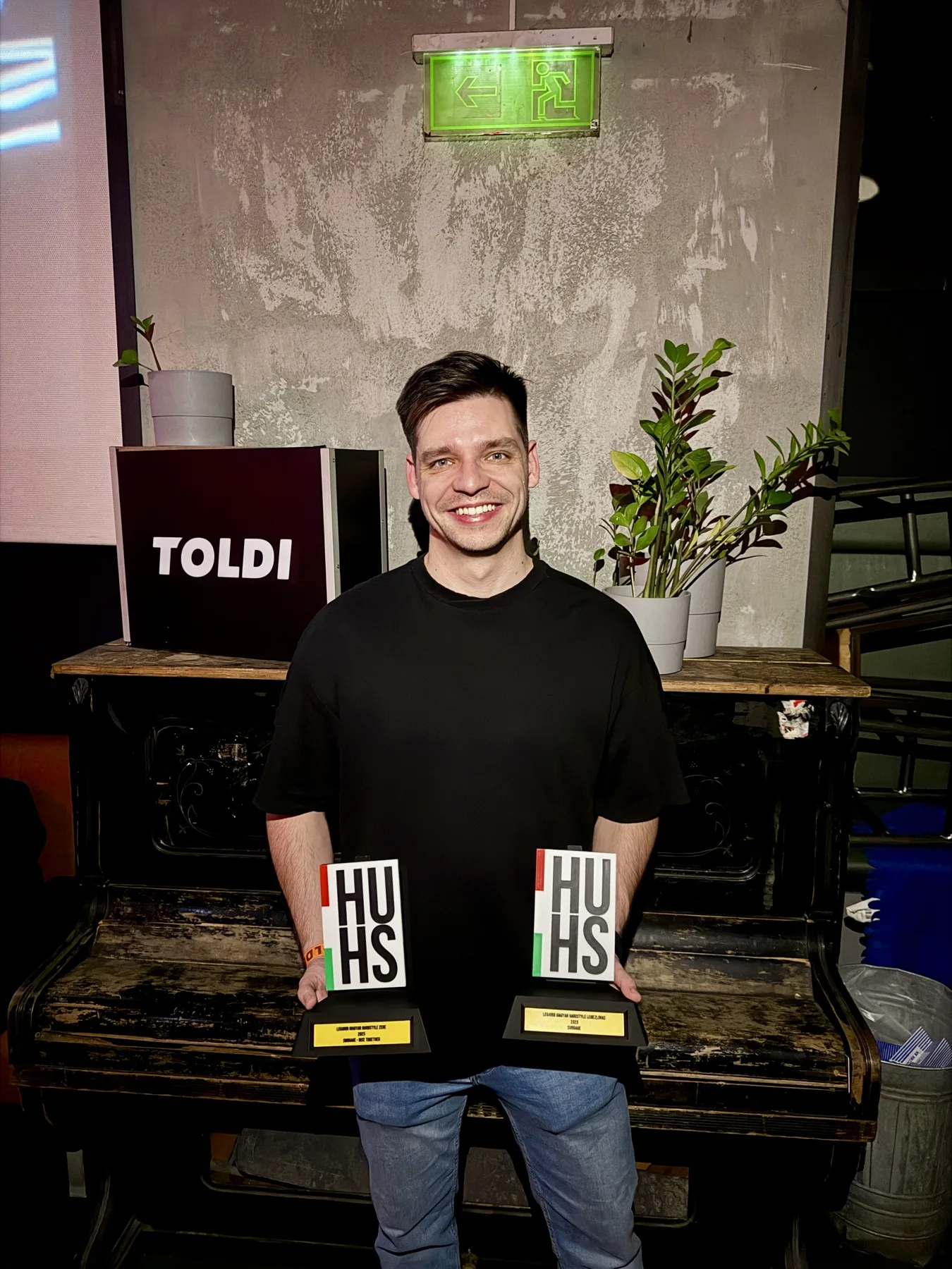 Subrage holding his two 2025 Hungarian Hardstyle awards